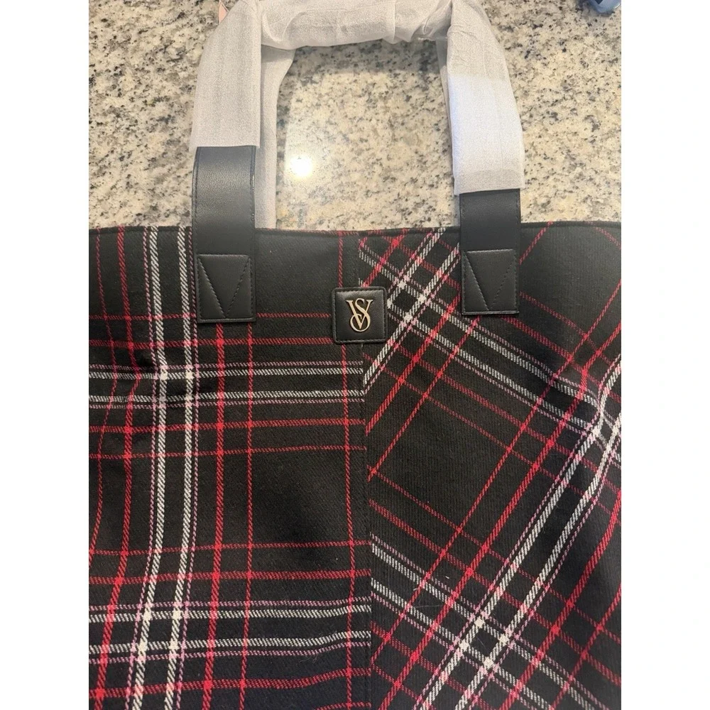 Victoria Secret VS PINK - PLAID TOTE BAG CYBER MONDAY 2025 - NEW WITH TAG NWT